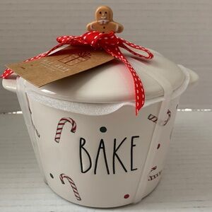 Rae Dunn Gingerbread & Candy Cane Bake Crock Baking Dish NEW